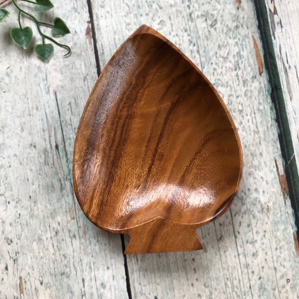 Vintage Teak wood candy serving dish spade brown heart neutral boho jungalow - Picture 1 of 3